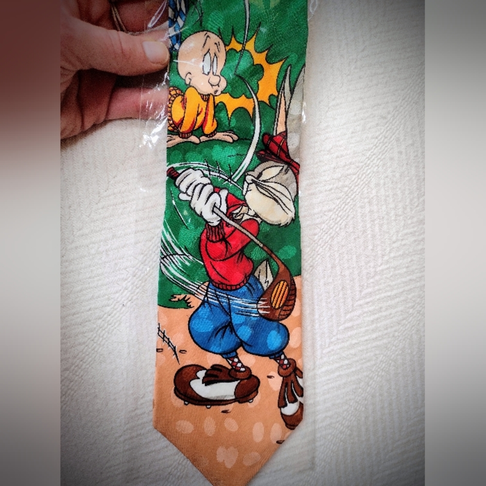 NWT Looney Tunes 100% Silk Necktie- Play Golf w/ Bugs Bunny Elmer Daffy
